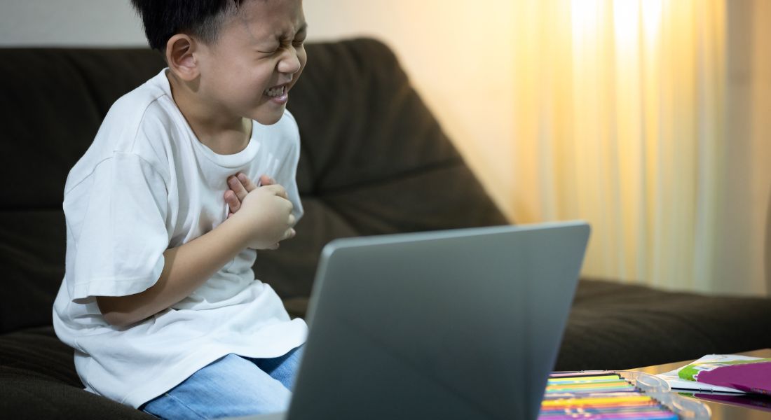 Acute muscle weakness or neuromuscular weakness in children