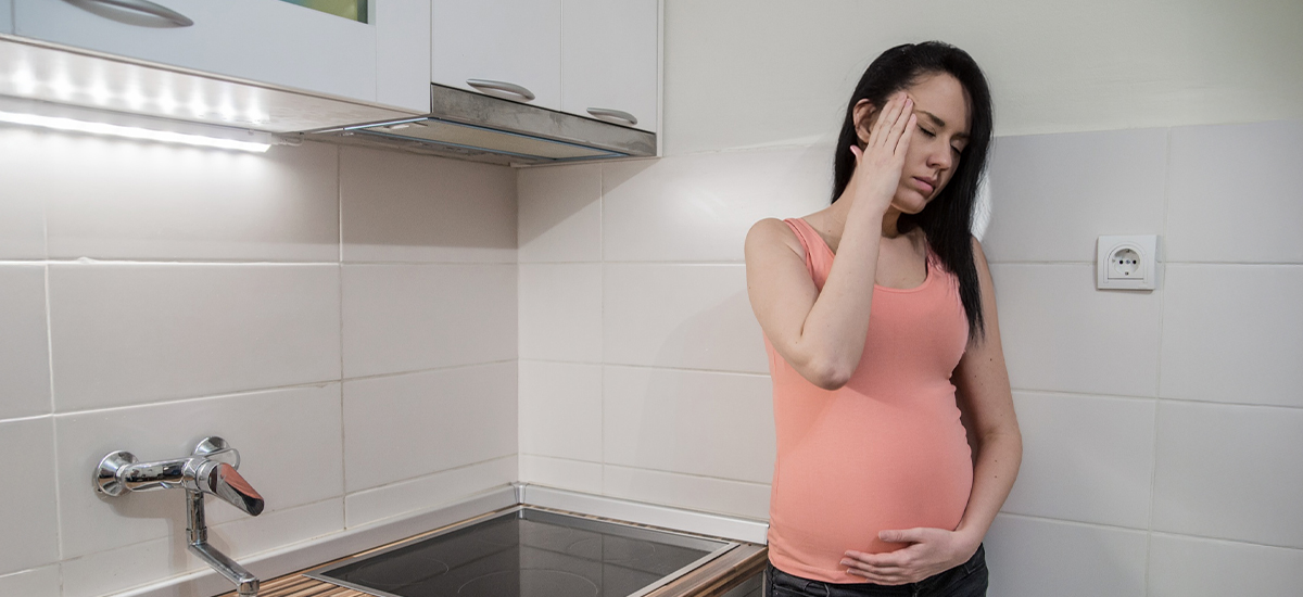 What are the symptoms of dehydration in pregnancy?